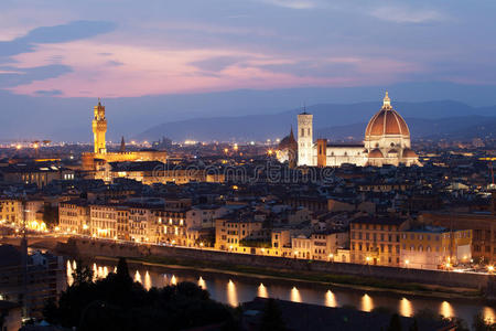 日落后的佛罗伦萨，Dumo和SantaMariaDelFiore，Firenze，