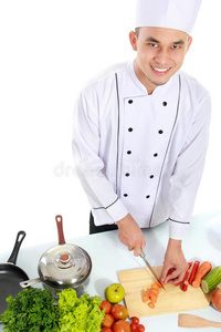 男厨师准备食物