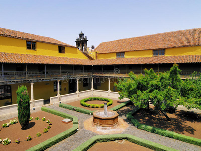 拉古纳圣克里斯托瓦尔胡佛大坝冲洗扑克牌上的手拉斯帕尔马斯德格兰