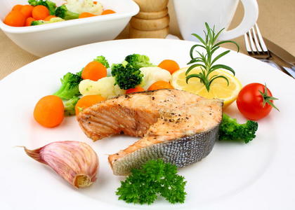 白板蔬菜三文鱼扒