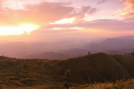 山中夕阳美景