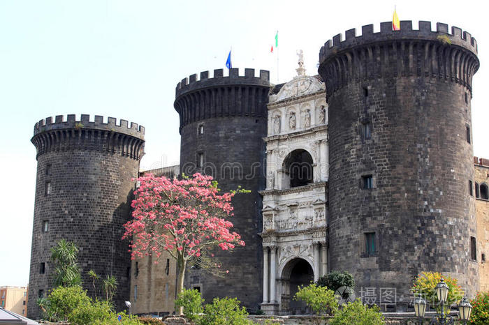 意大利那不勒斯的中世纪诺沃城堡