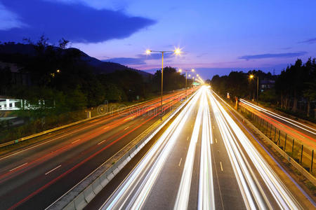 夜间公路交通