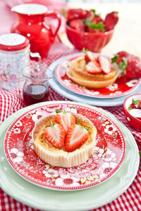 新鲜草莓芝士蛋糕