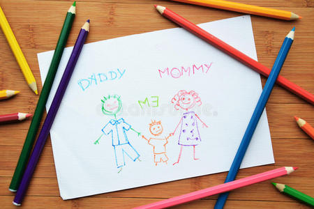 儿童图画和彩色铅笔图片