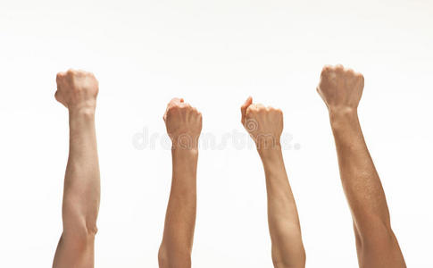 四只手握拳照片
