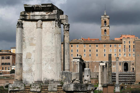 罗马广场上的维斯塔神庙