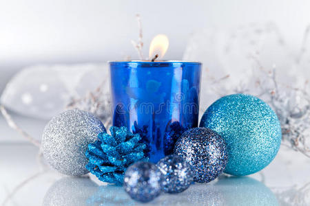 节日闪光圣诞装饰银蓝色