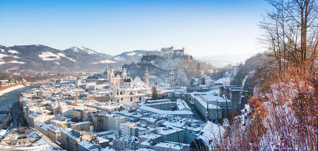 奥地利萨尔茨堡大地冬季萨尔茨堡天际全景图
