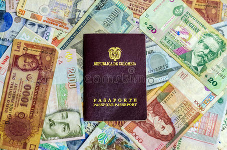 哥伦比亚护照和钱