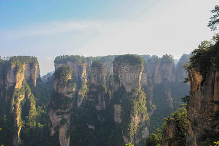 中午天曼山的美景图片