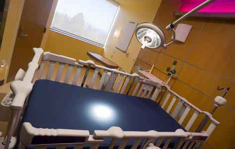 儿童医院康复室床位检查灯亮图片