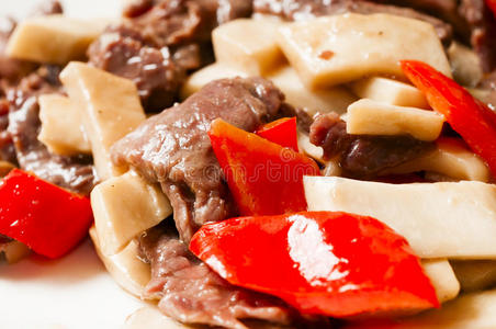 中餐蘑菇牛肉