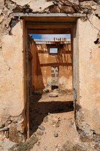 沙漠中的废弃房屋