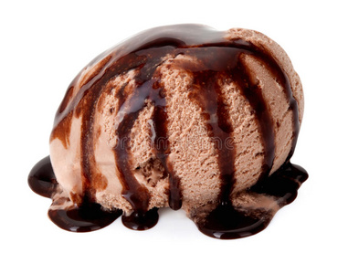 巧克力酱冰淇淋。
