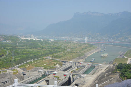 三峡大坝船闸图片