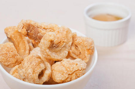 炸猪油脆皮炸猪油照片