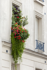 巴黎，法国，2015 年 8 月 28 日。蒙马特山上的典型建筑的建筑细节