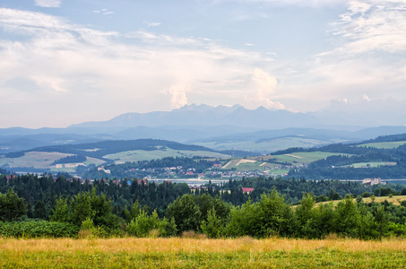 现场与塔特拉山Niedzica，波兰