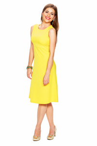 穿着黄色连衣裙的时尚女人