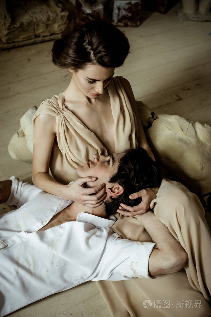 年轻的男人和女人