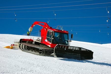 扫雪工作滑雪坡