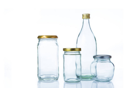透明玻璃瓶的各种尺寸和形状与盖子在