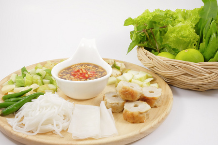 越南肉丸与蔬菜包装南新