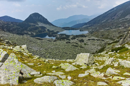 下皮林山 Gergiyski 湖的风景