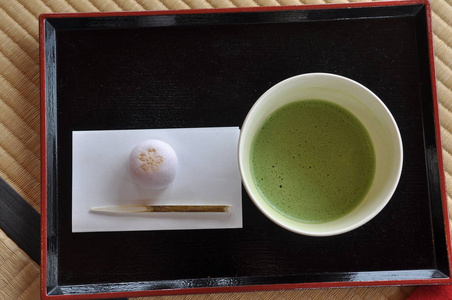 日本摩卡茶和糖果