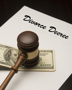 离婚法令和木槌