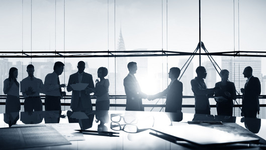 商界人士有公司讨论照片