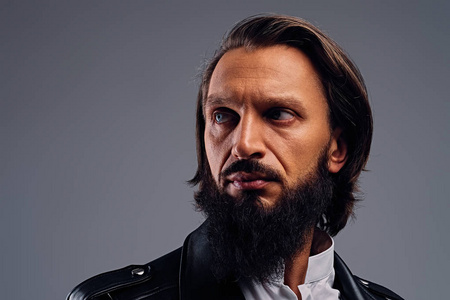 留着长头发的大胡子的男照片