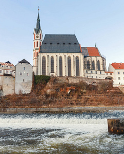 捷克 Ceski 克鲁姆洛夫镇的哥特式圣维特大教堂和伏尔塔瓦河河
