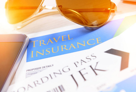 登机通行证门票和旅游保险图片