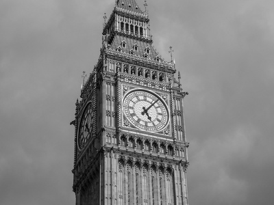 黑色和白色伦敦大笨钟