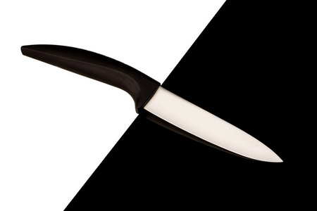 黑白相间的黑柄陶瓷刀