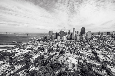 黑色和白色全景天际线和旧金山市中心, 加利福尼亚州, 美国