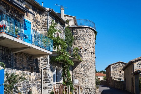 法国米拉贝尔中世纪小镇的石建筑
