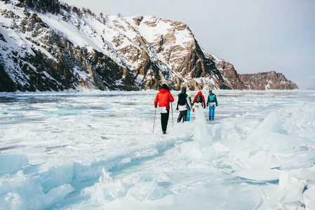 贝加尔湖冰上运动图片