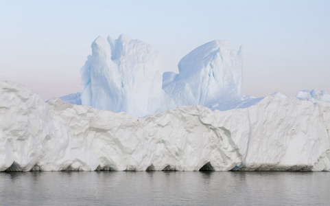 巨大的冰山的不同形式