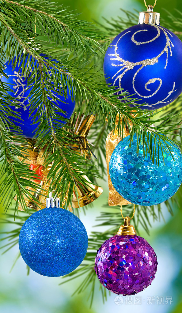 圣诞球圣诞树上