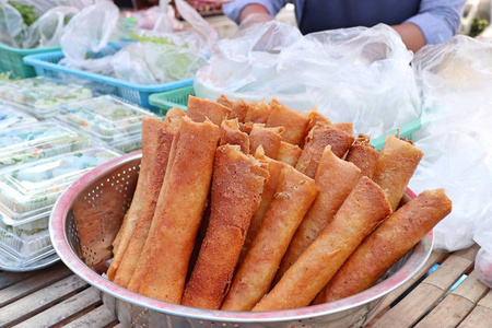 在街边食物春卷