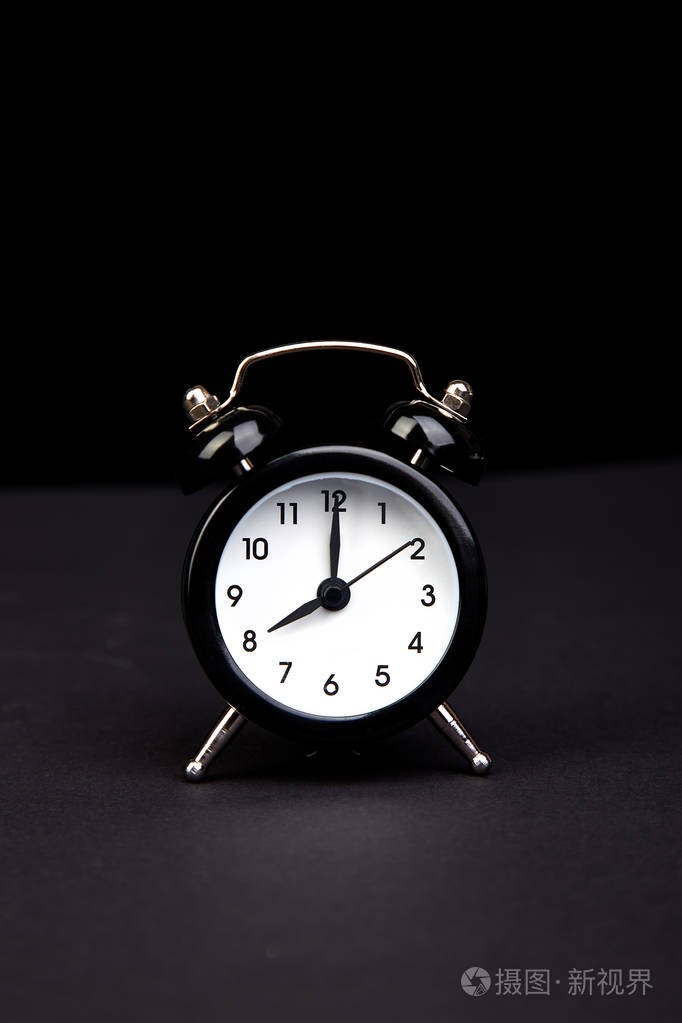 黑色复古闹钟