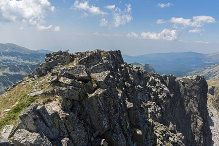 来自保加利亚 Pirin 山 Kamenitsa 峰的惊人景观