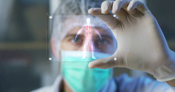 内科医生，外科医生，检查技术数字全息干板代表病人的身体 心肺 肌肉 骨头。概念 未来医学，人类的身体和未来