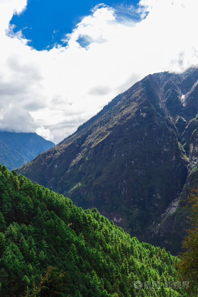 美丽的群山景色
