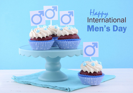 国际男装日蛋糕与男性符号图片