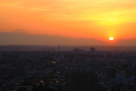 日本东京世田谷日落地平线