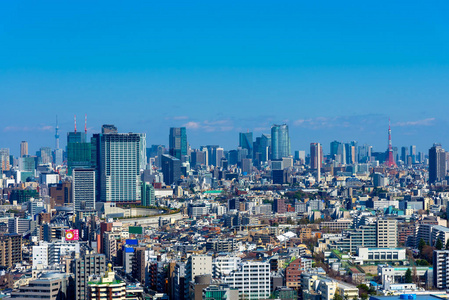 日本东京的天际线。可以看到东京 skytree 和东京塔一起